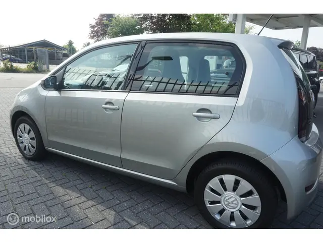 Volkswagen up! 1.0 BMT move up! 2016 Benzine 13