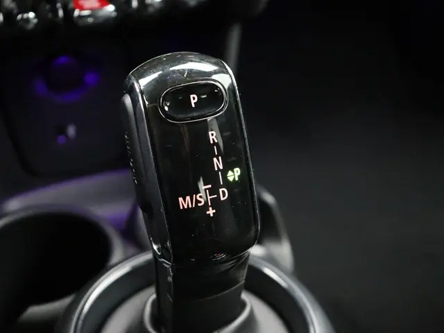 MINI 5-Deurs Cooper 2019 Benzine 20