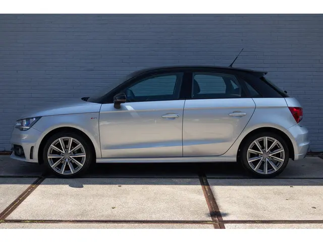 Audi A1 Sportback 1.2 TFSI Admired 2013 Benzine 16
