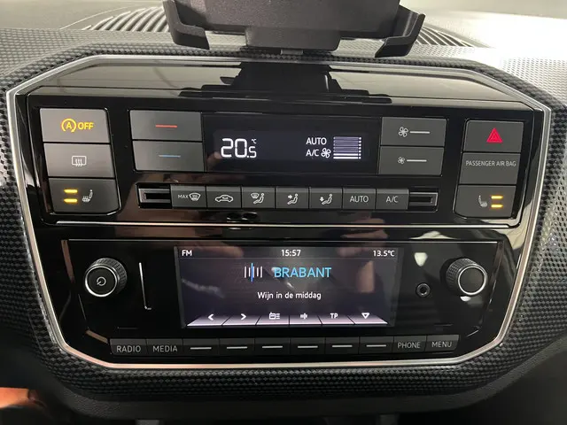 Volkswagen up! 1.0 BMT move up! 2019 Benzine 22