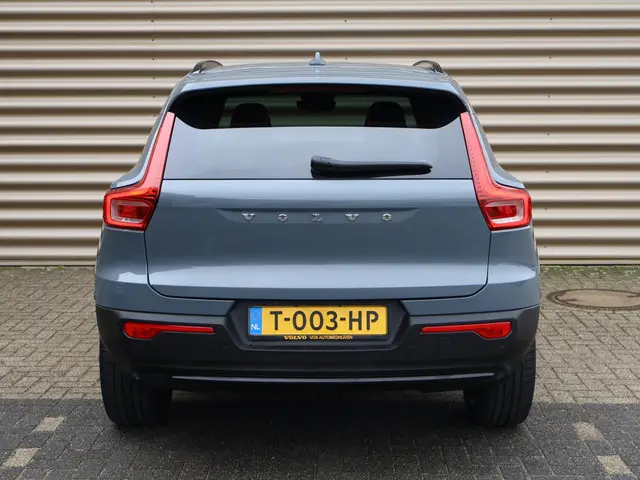 Volvo XC40 B3 Plus Dark 2023 Benzine 8
