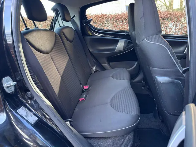 Peugeot 107 1.0 Active 2013 Benzine 14