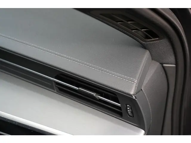 Audi A6 Avant 40 TFSI S edition 2022 Benzine 36