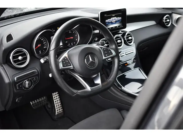 Mercedes-Benz GLC 220 d 4MATIC AMG-Line 2015 Diesel 9
