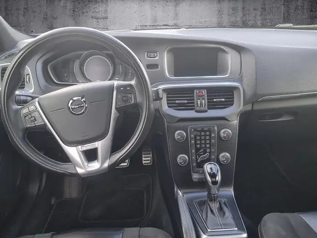 Volvo V40 2.0 D2 R-Design 2017 Diesel 14
