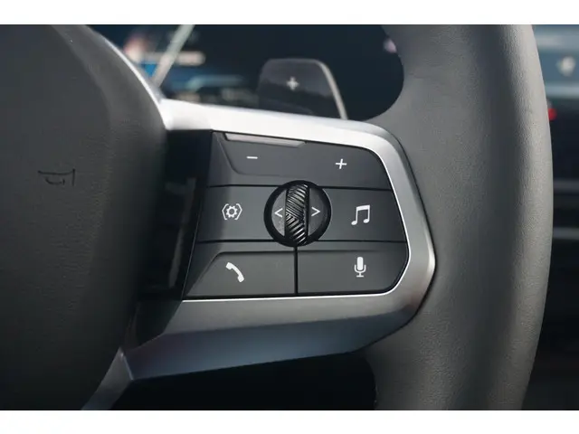 BMW X1 xDrive25e 2025 Hybride Benzine 16