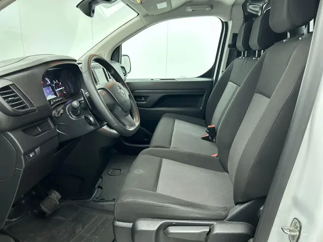 Opel Vivaro 2.0 145pk L3 2023 Diesel 31