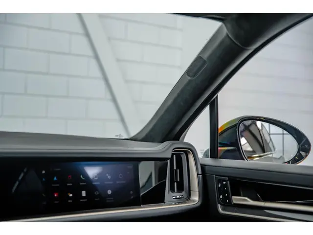 Porsche Cayenne Coupé E-Hybrid 2023 Hybride Benzine 44