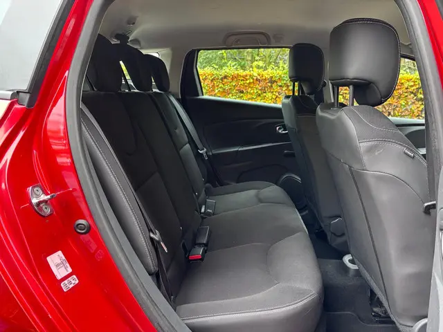 Renault Clio Estate 0.9 TCe Expression 2014 Benzine 16