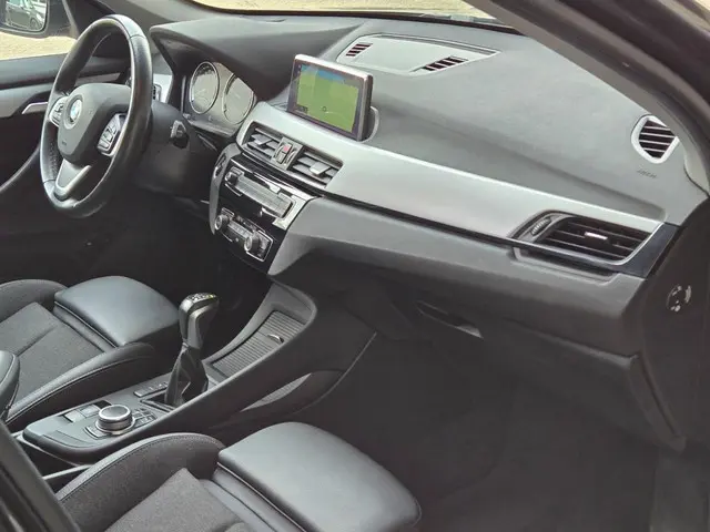 BMW X1 XDRIVE25E 2020 Hybride Benzine 6