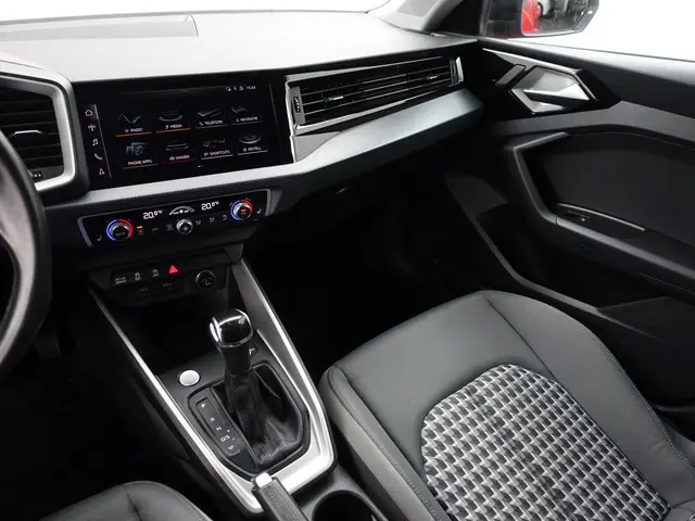 Audi A1 Citycarver 30 TFSI S Line Aut- 2020 Benzine 8
