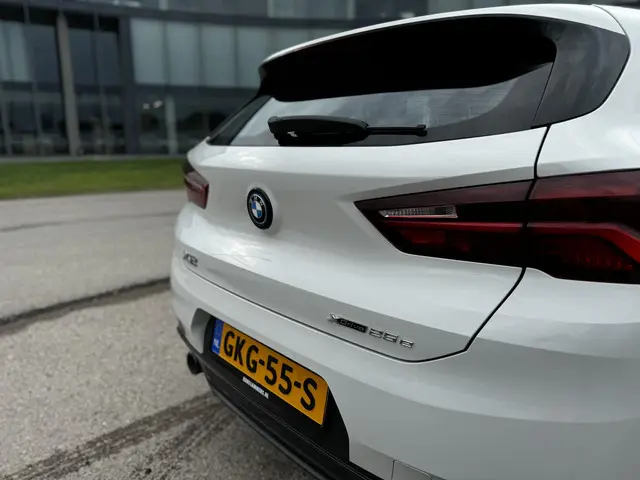 BMW X2 xDrive25e High Executive 2023 Hybride Benzine 27