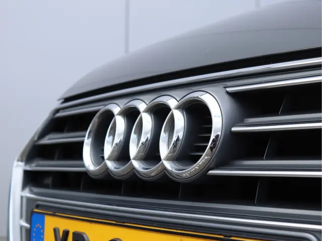 Audi A4 Avant 1.4 TFSI Sport S line edition 2018 Benzine 9