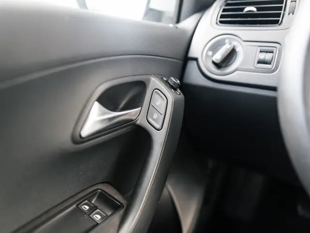 Volkswagen Polo 1.2 TSI Comfortline 2014 Benzine 20
