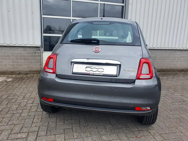 Fiat 500 1.0 Hybrid Club 2023 Benzine 6
