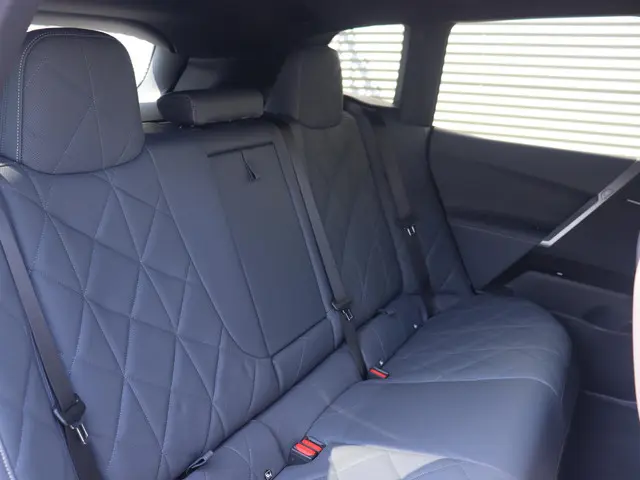 BMW iX xDrive45 2025 Elektrisch 10
