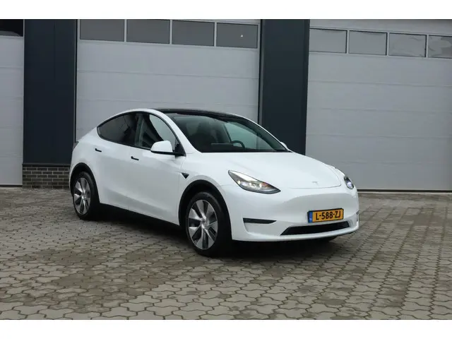 Tesla Model Y Long Range AWD 75 kWh 2021 Elektrisch 4