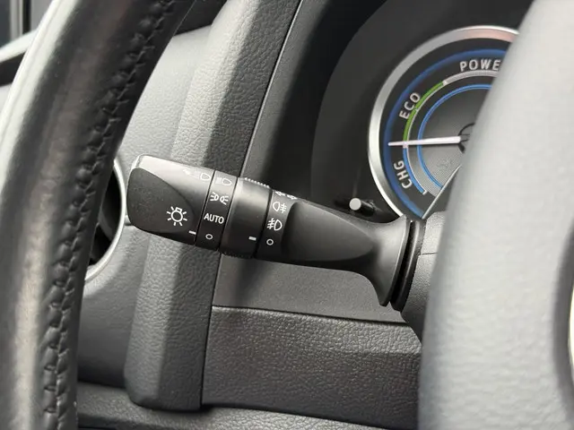 Toyota Auris 1.8 Hybrid Executive 2013 Hybride Benzine 22