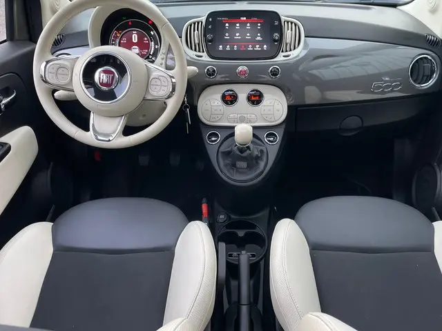 Fiat 500 1.0 Hybrid Dolcevita PANO 2022 Hybride Benzine 7