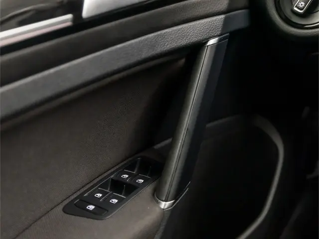 Volkswagen Golf 1.5 TSI R-Line Sport 2018 Benzine 26