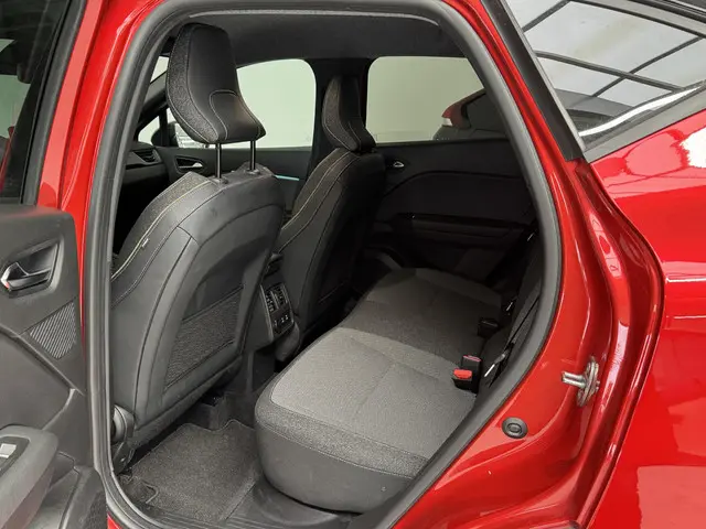 Renault Captur 1.0 TCe 90 techno 2024 Benzine 36