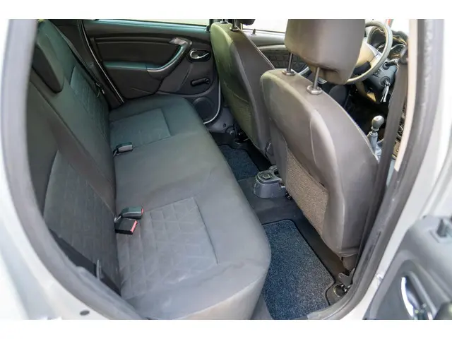 Dacia Duster 1.2 TCe 4x2 Lauréate 2015 Benzine 20