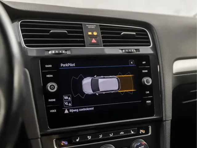 Volkswagen Golf 1.0 TSI Sportline 2019 Benzine 17