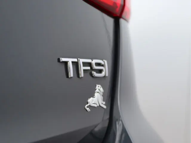 Audi A4 Avant 1.4 TFSI Sport S line edition 2018 Benzine 16