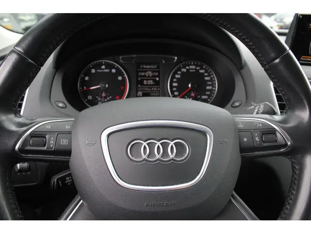 Audi Q3 1.4 TFSI 150pk sport S-Line 2015 Benzine 23