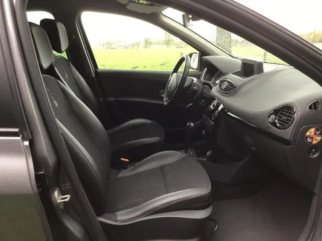 Renault Clio 1.6 Night & Day AUTOMAAT 2012 Benzine 10