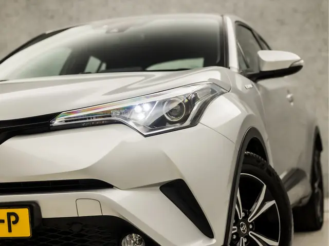 Toyota C-HR 1.8 Hybrid Sport 2018 Hybride Benzine 14
