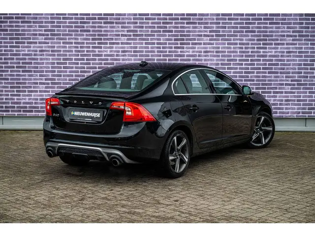 Volvo S60 1.5 T3 R-Design 2018 Benzine 16