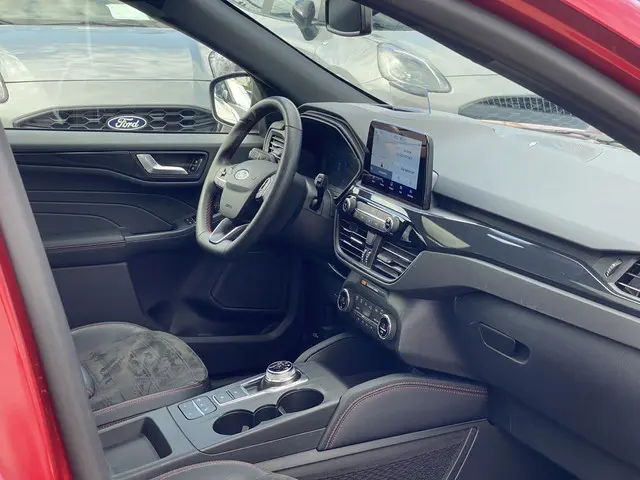 Ford Kuga 2.5 PHEV ST-Line X 2021 Hybride Benzine 41
