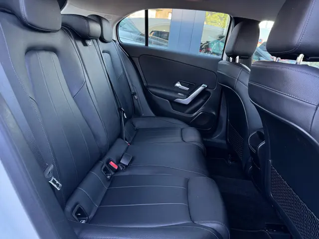 Mercedes-Benz A-Klasse 250 Premium 2018 Benzine 19