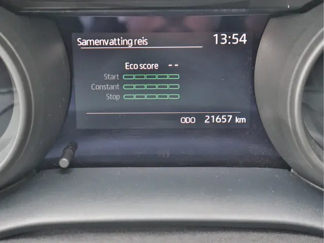 Toyota Yaris 1.5 Hybrid Dynamic 2023 Hybride Benzine 10