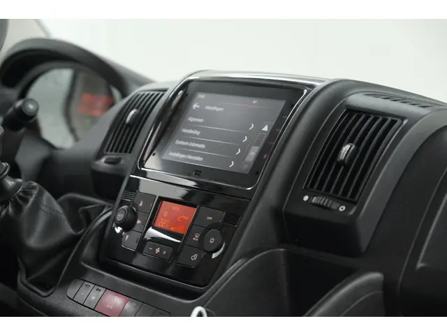 Citroën Jumper 2.2 BlueHDi 120 L2H2 3.0t 2023 Diesel 25