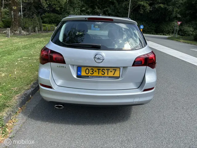 Opel Astra Sports Tourer 1.4 Turbo Sport 2012 Benzine 12