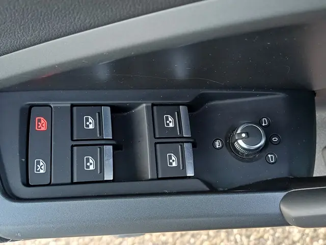 Audi Q3 35 TFSI S edition 2021 Hybride Benzine 25