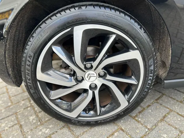 Citroën DS3 1.2 PureTech So Chic 2015 Benzine 11