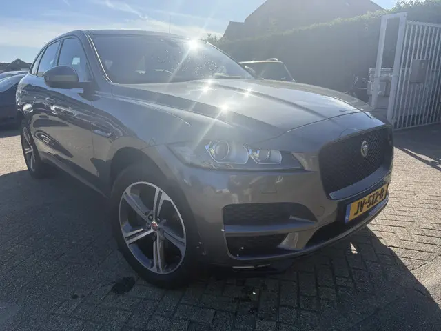 Jaguar F-PACE