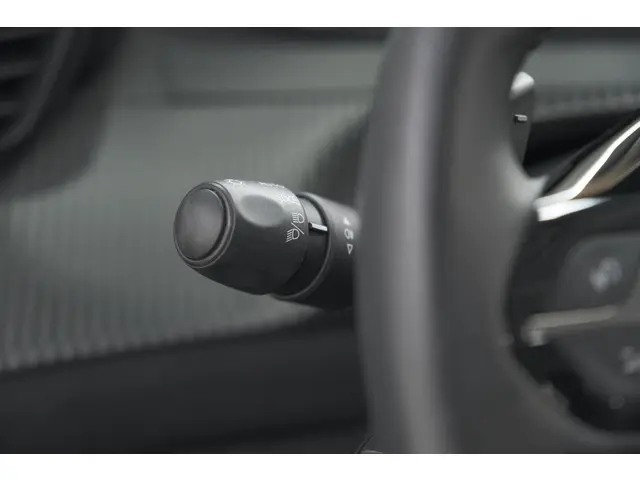 Peugeot 2008 PureTech 130 EAT8 Active 2021 Benzine 31