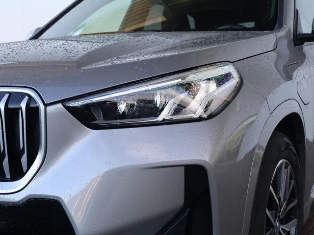 BMW X1 xDrive25e 2025 Hybride Benzine 52