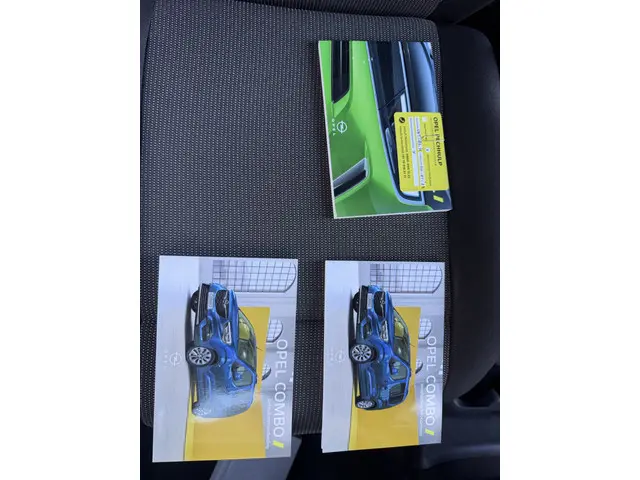 Opel Combo 1.5D L1H1 102PK Euro 6 Edition 2022 Diesel 42