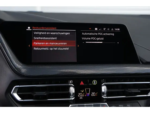 BMW 1 Serie 118i Executive Sportline Aut. 2021 Benzine 42