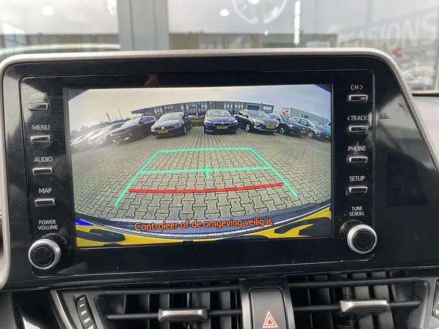 Toyota C-HR 1.8 Hybrid Active 2022 Hybride Benzine 24