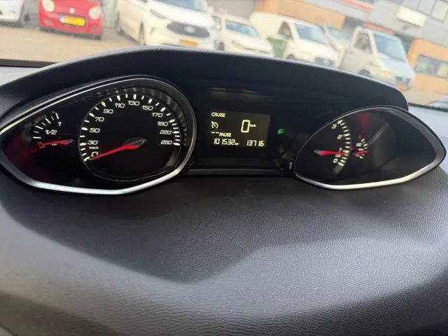 Peugeot 308 1.6 THP Première 2014 Benzine 13