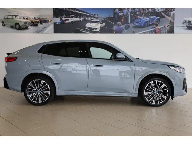 BMW iX2 eDrive20 2025 Elektrisch 3