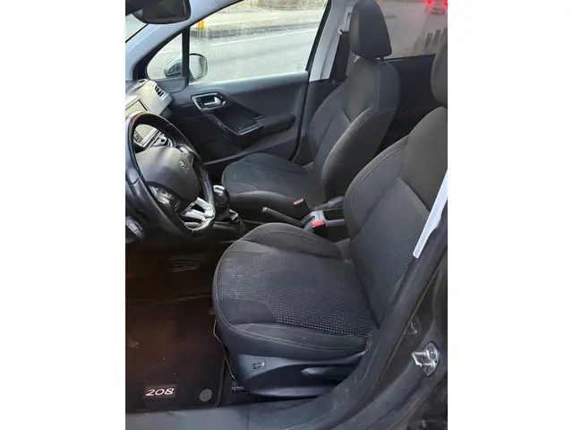 Peugeot 208 1.2 PureTech Allure 2019 Benzine 13