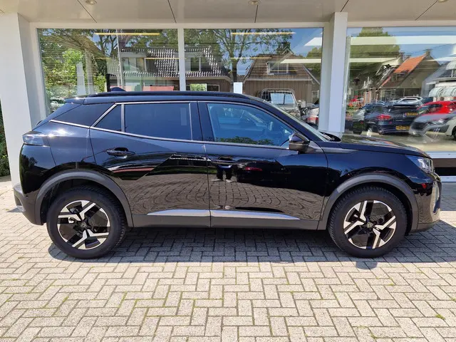 Peugeot 2008 1.2 Hybrid 136 Allure 2024 Hybride Benzine 3