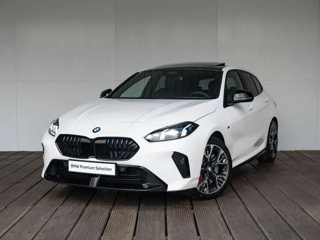 BMW 1 Serie 120 2025 Benzine 39